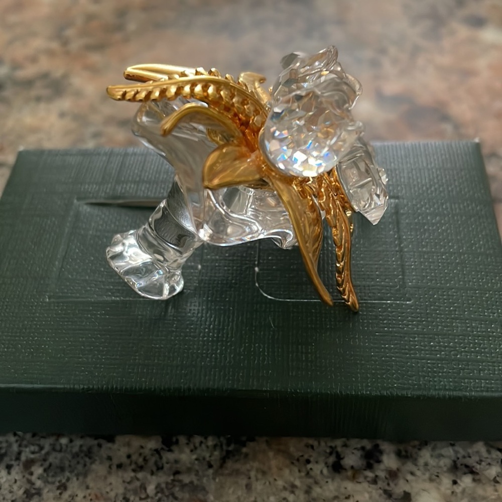 Swarovski Crystal Memories Wedding Bouquet With Gold Embellishments - Picture 2 of 9